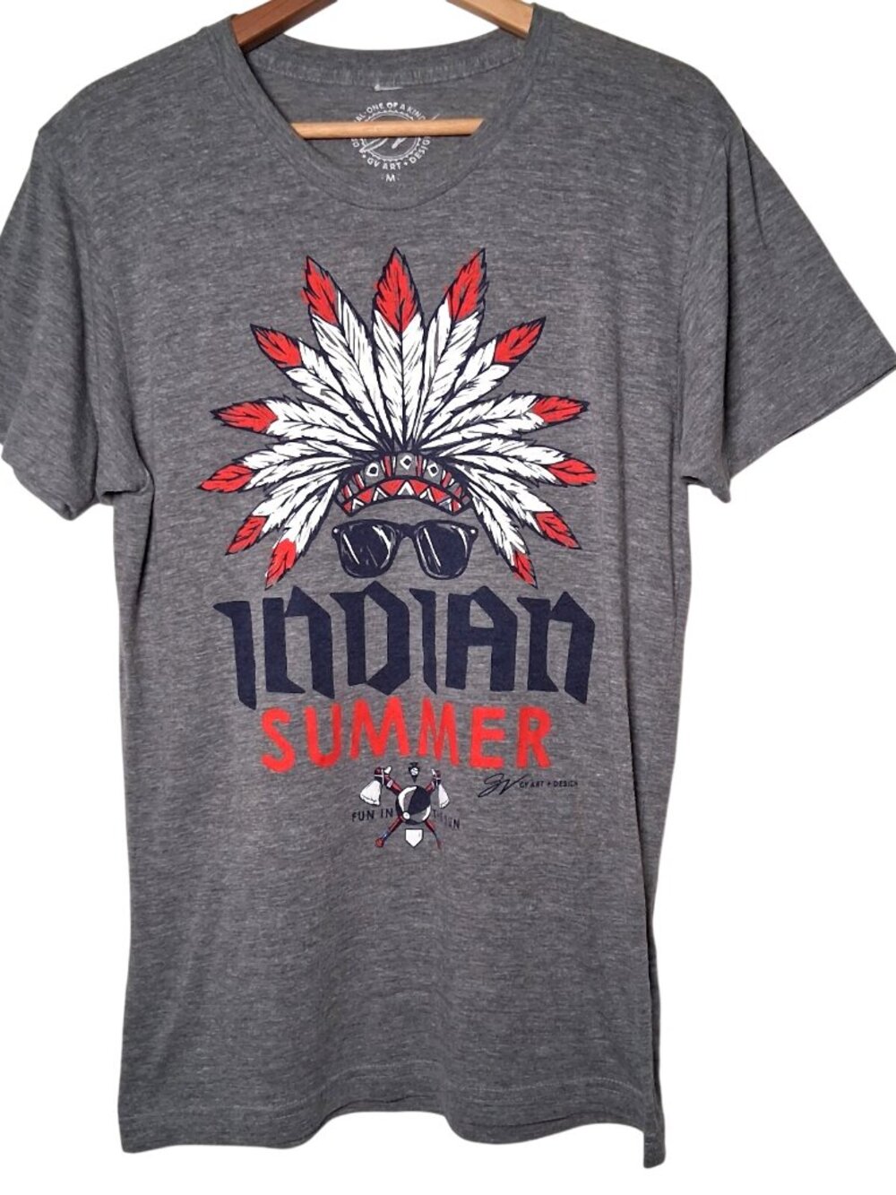 GV Art Design Cleaveland Indians Shirt M Indian Summer Native Headdress MLB Team